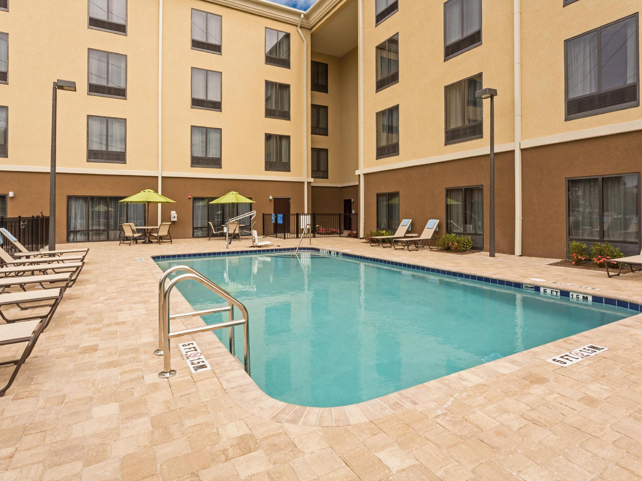 Holiday Inn Express Hotel & Suites Orlando East-Ucf Area By Ihg Alafaya Exterior photo